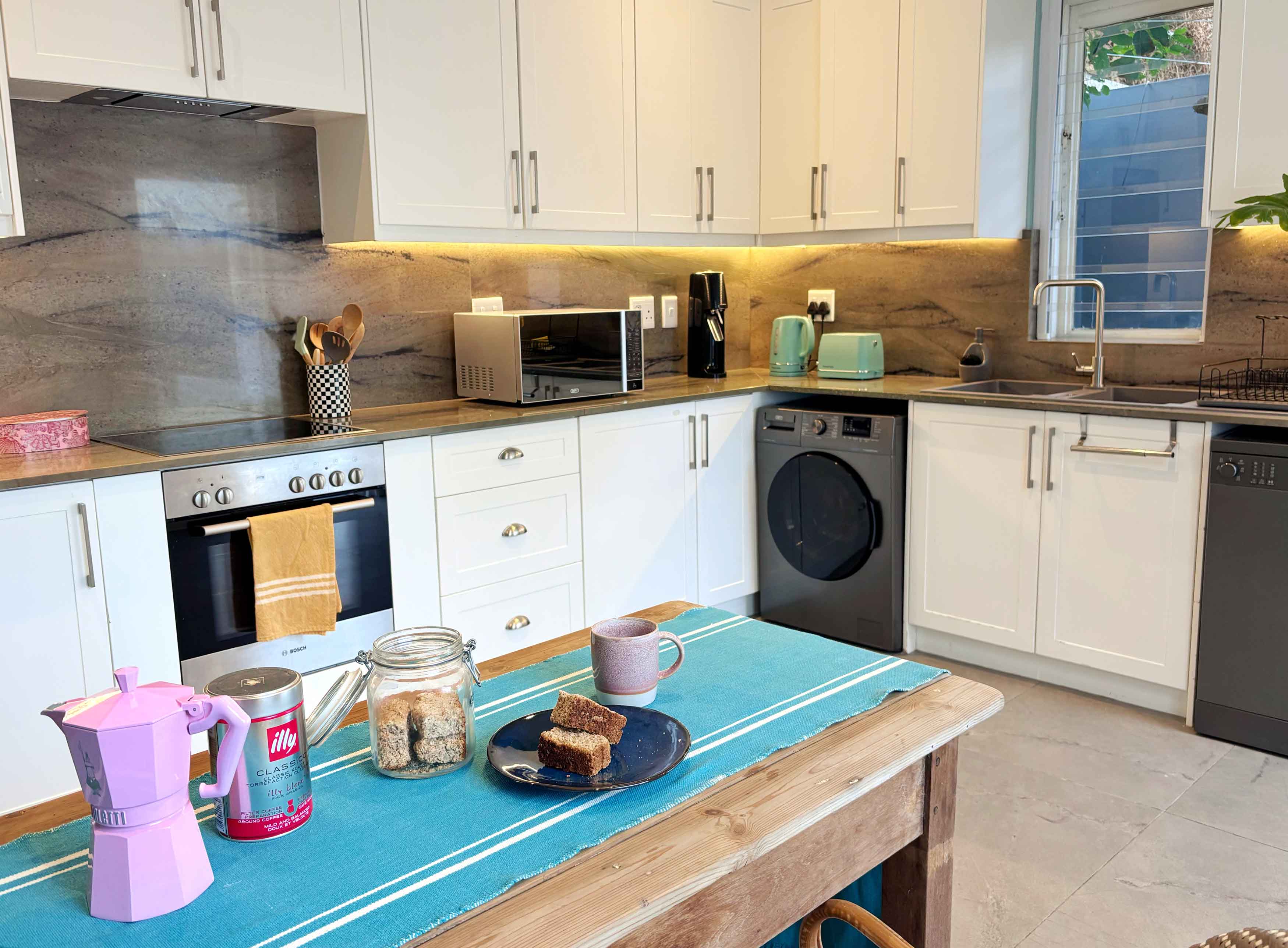 Fully equipped kitchen